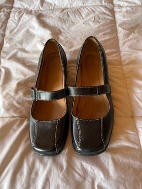 Naturalizer Black Mary Jane Flats with Contrast Stitching
